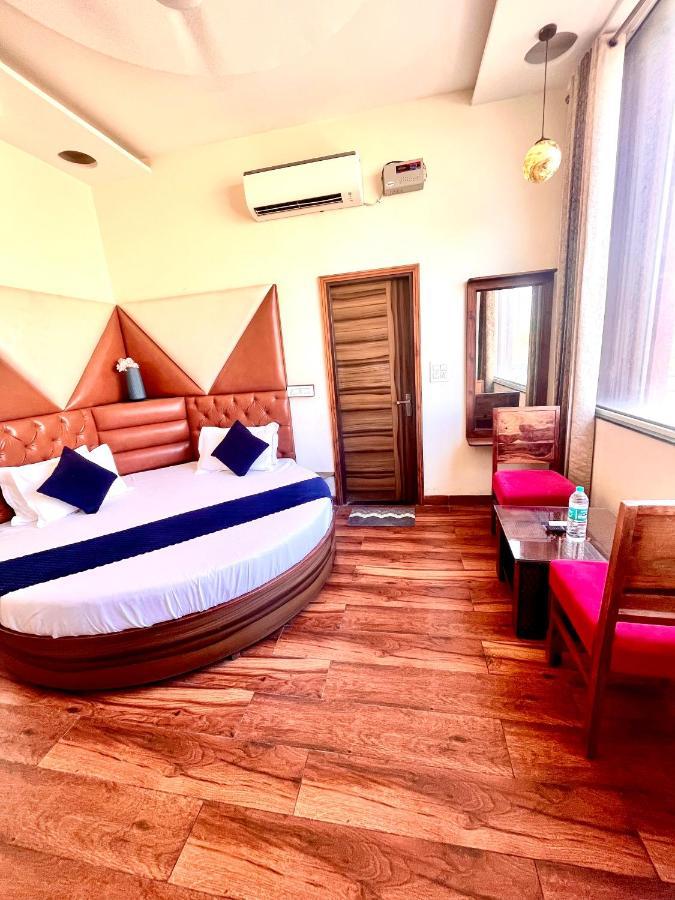 Hotel Woodcrest Zirakpur - Best Family Hotel By - A Unit Of Sidham Group Exterior foto
